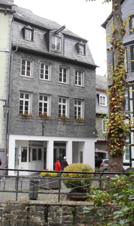 Fewo 1 Im Ehemaligen Geschenkehaus Apartamento Monschau Exterior foto